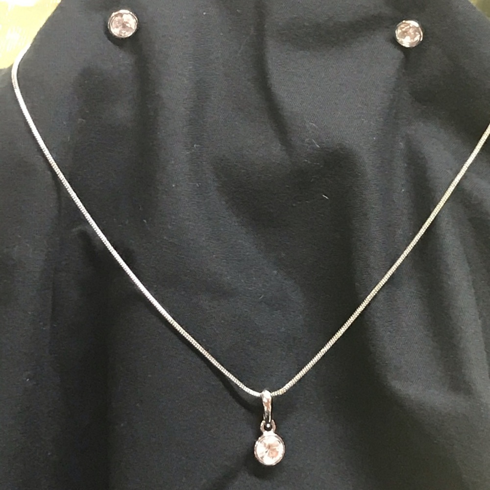 Jewelry - Picture 2 of 3